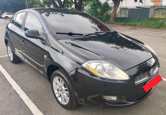 FIAT BRAVO 1.8 ESSENCE 16V FLEX 4P AUTOMATIZADO FIAT BRAVO 1.8 ESSENCE 16V FLEX 4P AUTOMATIZADO